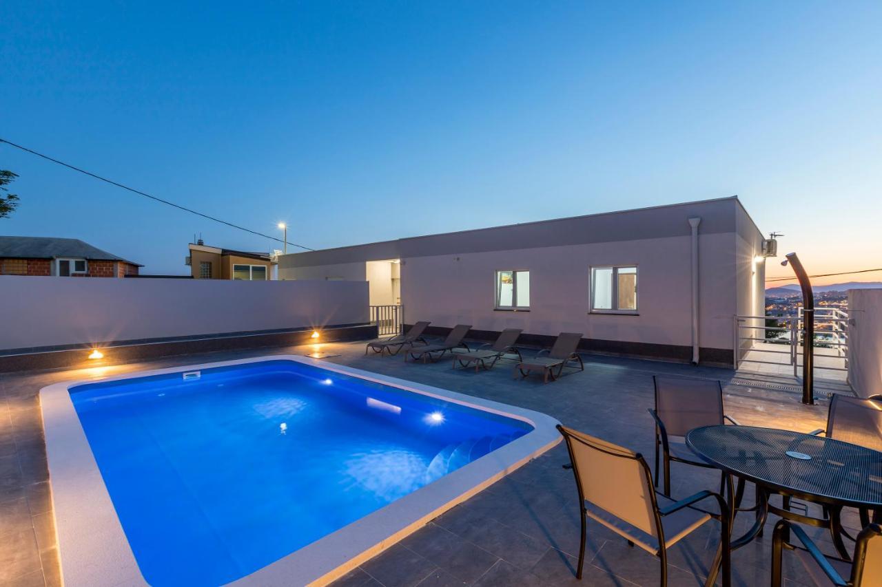 House With Private Pool Magdalena Apartment Podstrana Luaran gambar