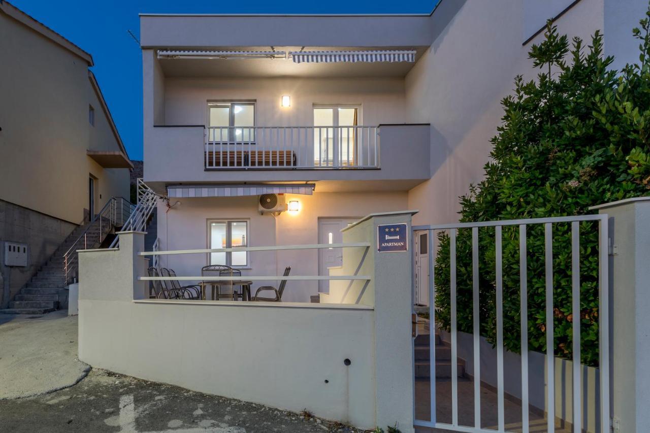 House With Private Pool Magdalena Apartment Podstrana Luaran gambar