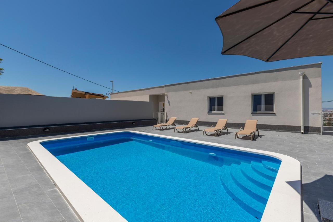 House With Private Pool Magdalena Apartment Podstrana Luaran gambar