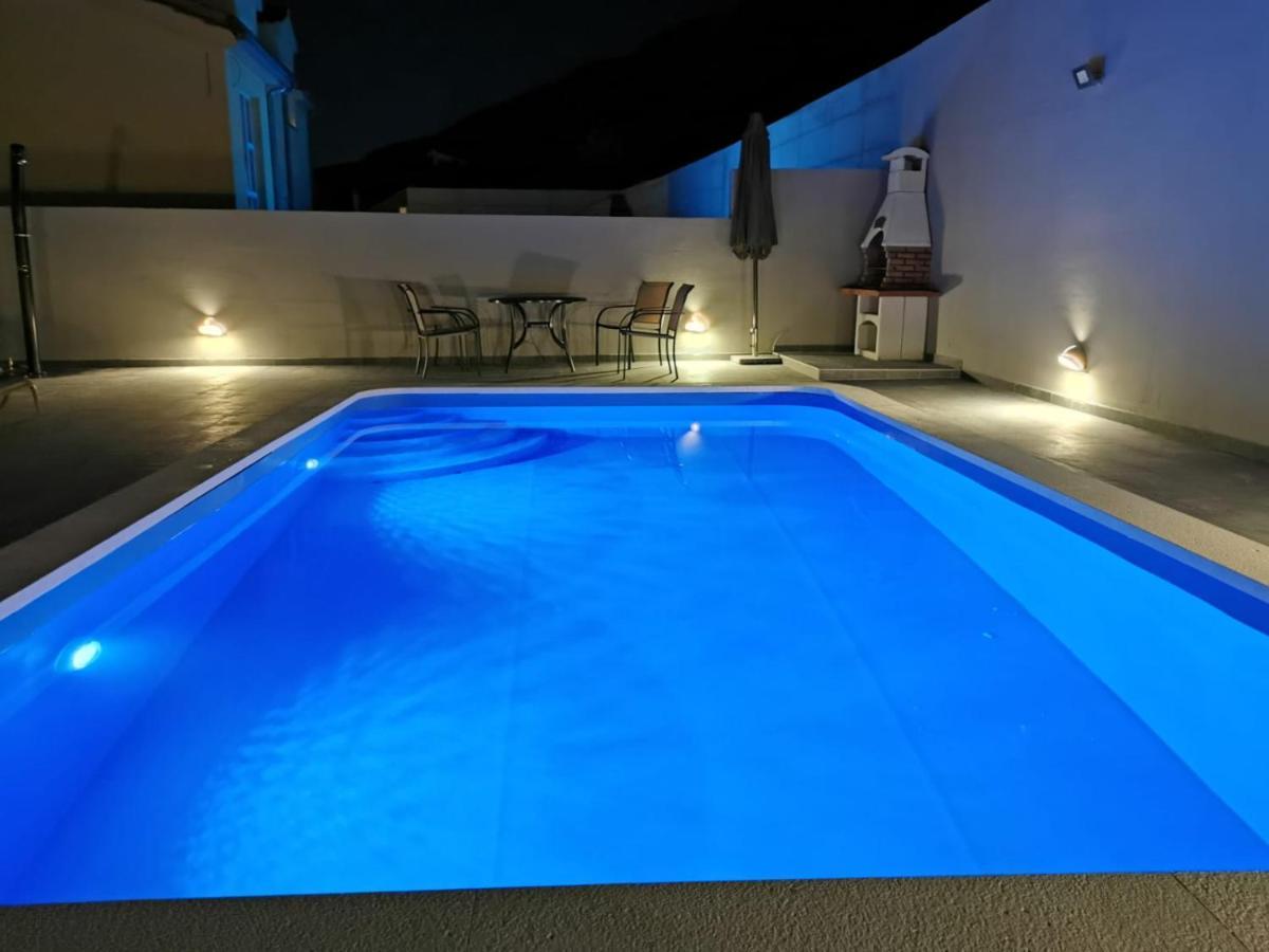 House With Private Pool Magdalena Apartment Podstrana Luaran gambar