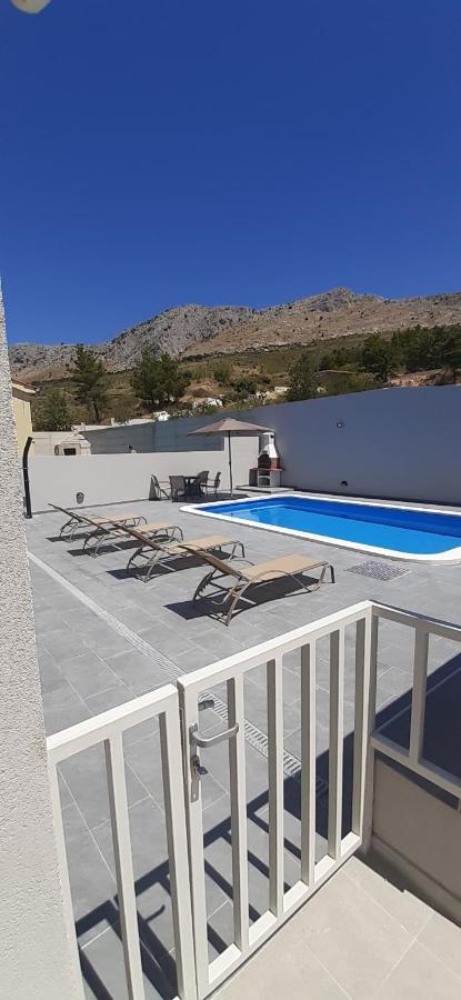 House With Private Pool Magdalena Apartment Podstrana Luaran gambar