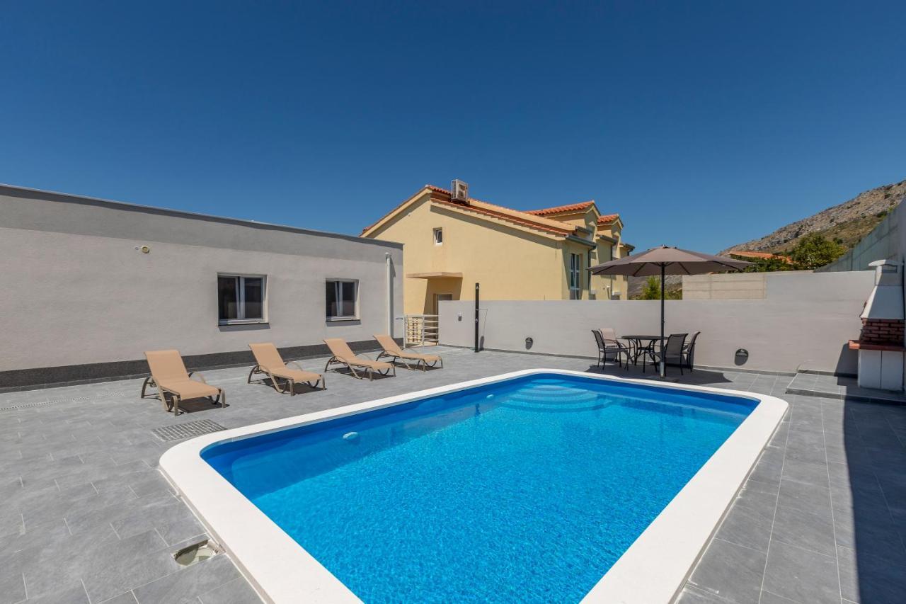 House With Private Pool Magdalena Apartment Podstrana Luaran gambar
