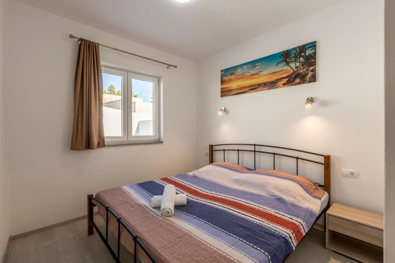 House With Private Pool Magdalena Apartment Podstrana Luaran gambar